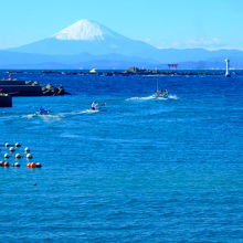 真名瀬漁港から富士山を望む!