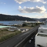 名瀬港方面を望む