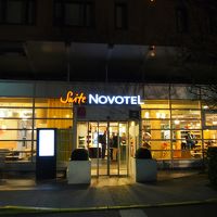 バス停から。ホテルの目の前です。