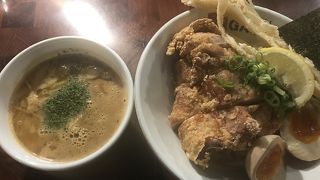 アメリカン＆豪快なつけ麺屋