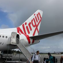 後部から乗り降りする際の様子