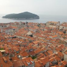 城壁から見る旧市街とロクルム島