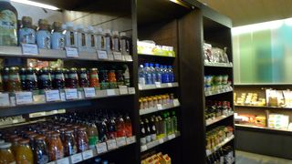 台湾一大きいオーガニックスーパーらしいが、「オーガニック」が頭に着くとこんなものなのかもしれない。