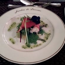 オマールエビのセルクル仕立て