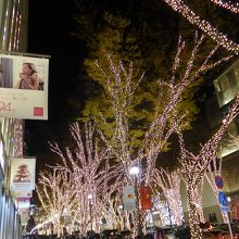 表参道ヒルズと表参道通り