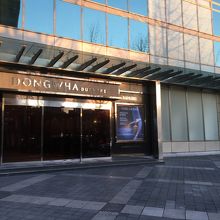 大通り側の入口