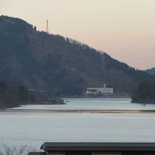 昼間の宮ヶ瀬湖。