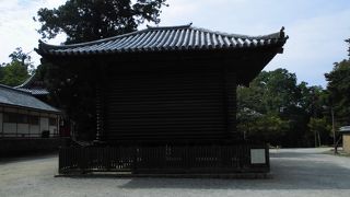 校倉造でできています