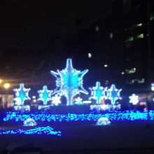 ３丁目の電飾は昨年からリニューアルされているものです