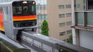 千葉都市モノレールみたいな懸垂式にすればよかったのに
