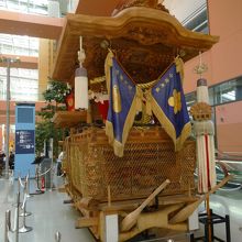 時期的に岸和田のだんじりの山車も展示