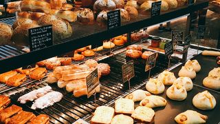 onomichi U2内のオシャレなパン屋さん