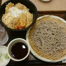 海老とじ丼とそば(小)