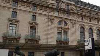 オルセー美術館前