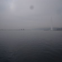 霧模様の天候の際は大噴水が見辛いのが残念でした…