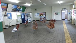 今まで見た駅に比べると大きな駅です