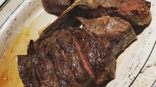 ベタっちゃーベタだけど、やっぱ行っとこ！かたく。肉は柔らかく。