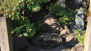 泉岳寺境内にあります。