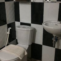 トイレとシャワールーム兼ねています。浴槽はありません。