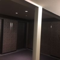 客室間も余裕の間隔、エレベーターフロアも広めに確保