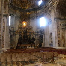 内部の見所は沢山ありますが…。規模に圧倒されてみて下さい