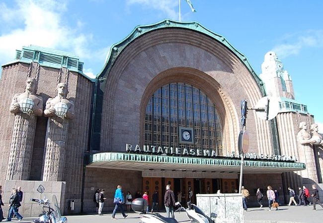 鉄道の中央駅目の前