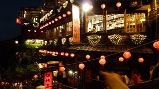 赤提灯が燈る夕方がお薦め！