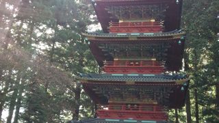 極彩色の綺麗な五重塔