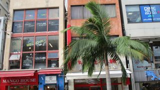 カラフルなお店です