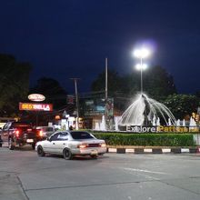 夜のドルフィン