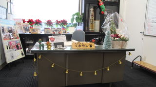 くまモン営業部長席に座れます