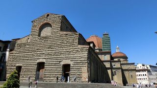 未完のファサード