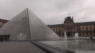 ルーブルは凄い