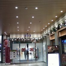 駅の改札階からの入り口です。