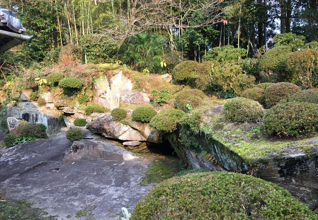 情緒ある日本庭園です