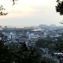 本丸から志布志港の展望