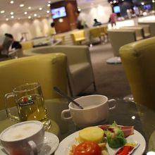 飲み物、食べ物