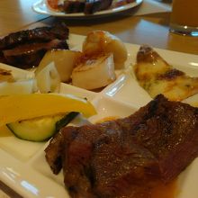 お肉とホタテのグリルがおすすめ！