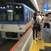 高速神戸駅では結構混雑します。