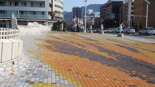 アート作品のある橋