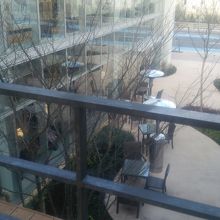 おしゃれな渡り廊下