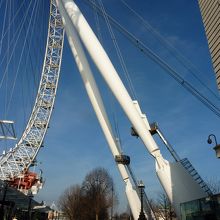 搭乗口の前はスゴイ人だかりです