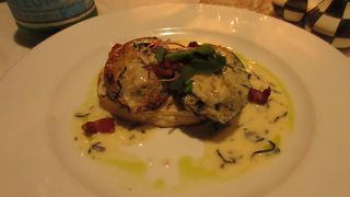 アラモアナの中にあるハワイアン・キュイジーヌ ♪