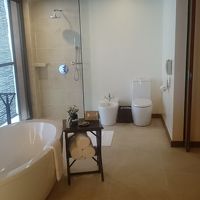 シャワールームとトイレット