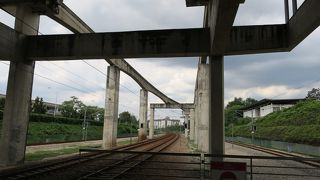 ピンクモスク最寄り駅