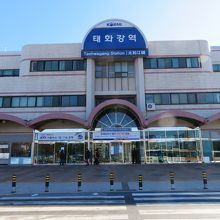 立派な駅舎です