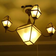 色んなデザインの照明が有ります