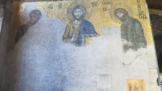 ２つの帝国と宗教が同居 