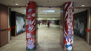 真っ直ぐ一本道