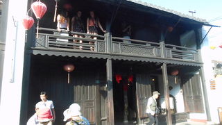 約２００年前の貿易商人の家です。